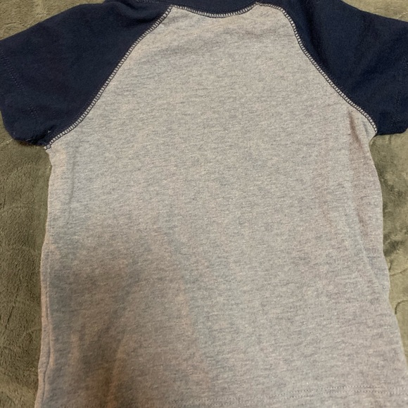 Baby/Toddler | Cat & Jack | Heather Gray & Navy Color Block Shirt | 12M - Picture 5 of 6